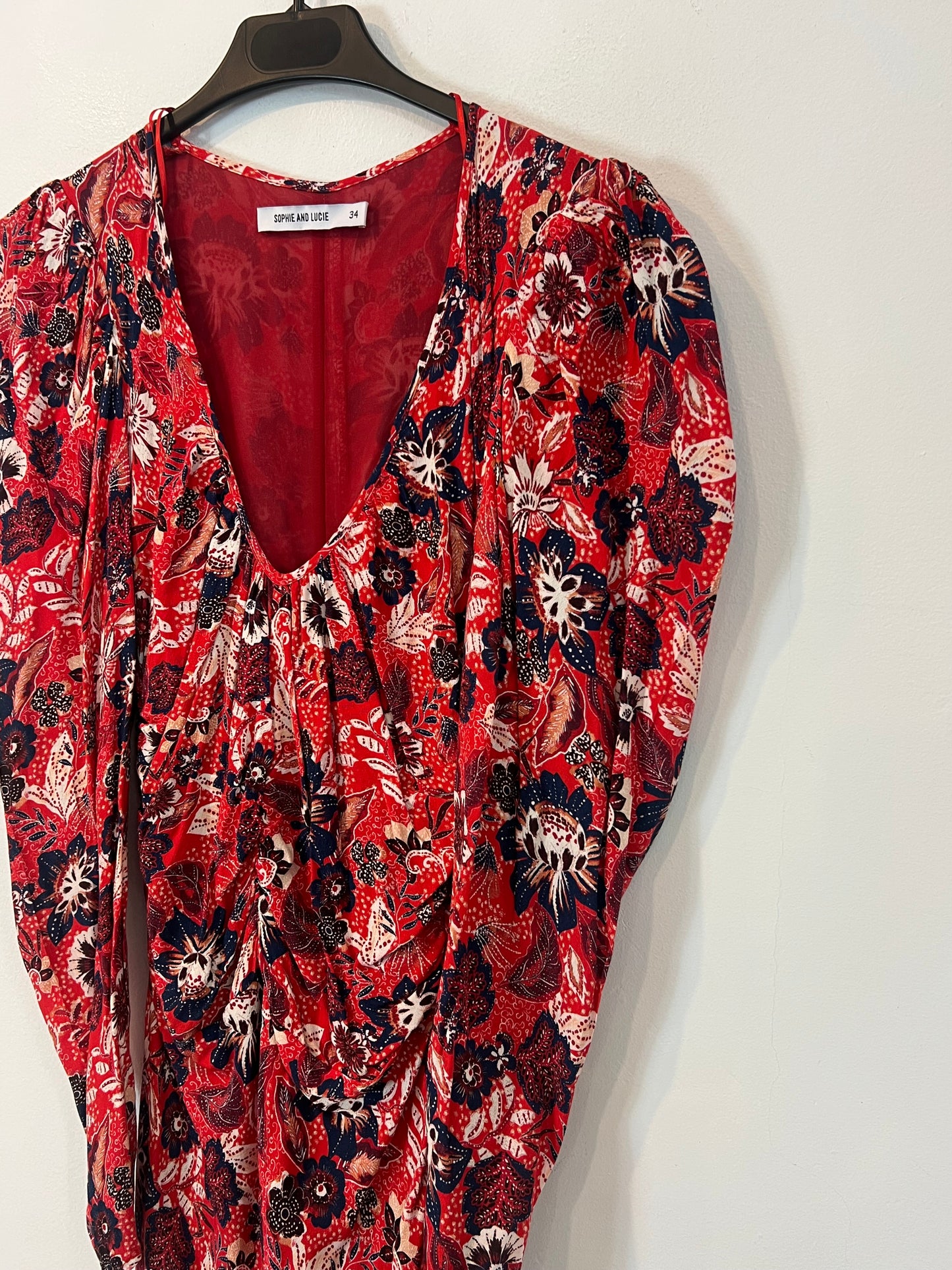 AMEÉ. Sleeveless fringed sweater S.(s)