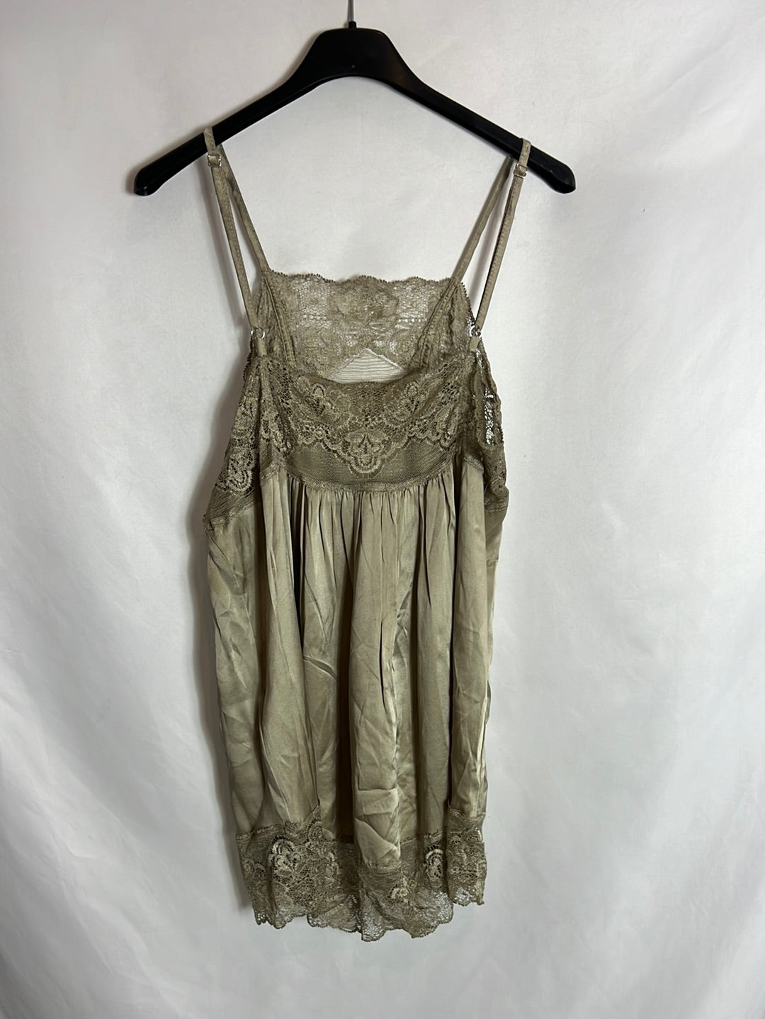 TWIN-SET. Top seda verde claro encaje. T M