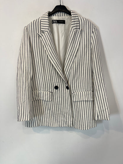 ZARA. Blazer fluida rayas