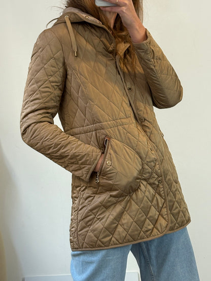 MASSIMO DUTTI. Abrigo beige guateado capucha