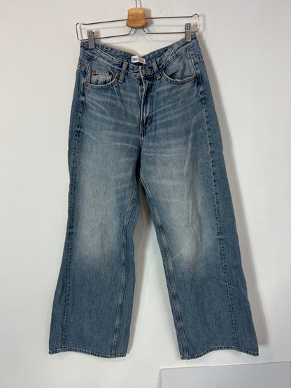 ZARA. Denim pata ancha lavado medio. T 36