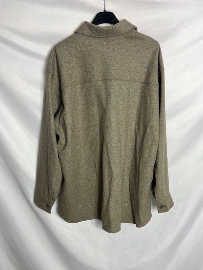 UNIQLO. Sobre camisa marrón jaspeada. T M