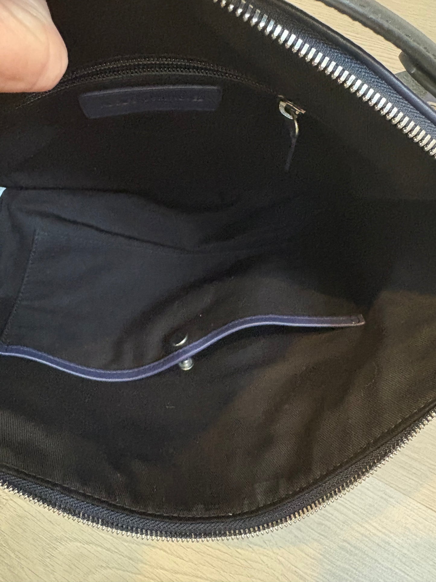 ADOLFO DOMINGUEZ. Bolso piel azul doble asa