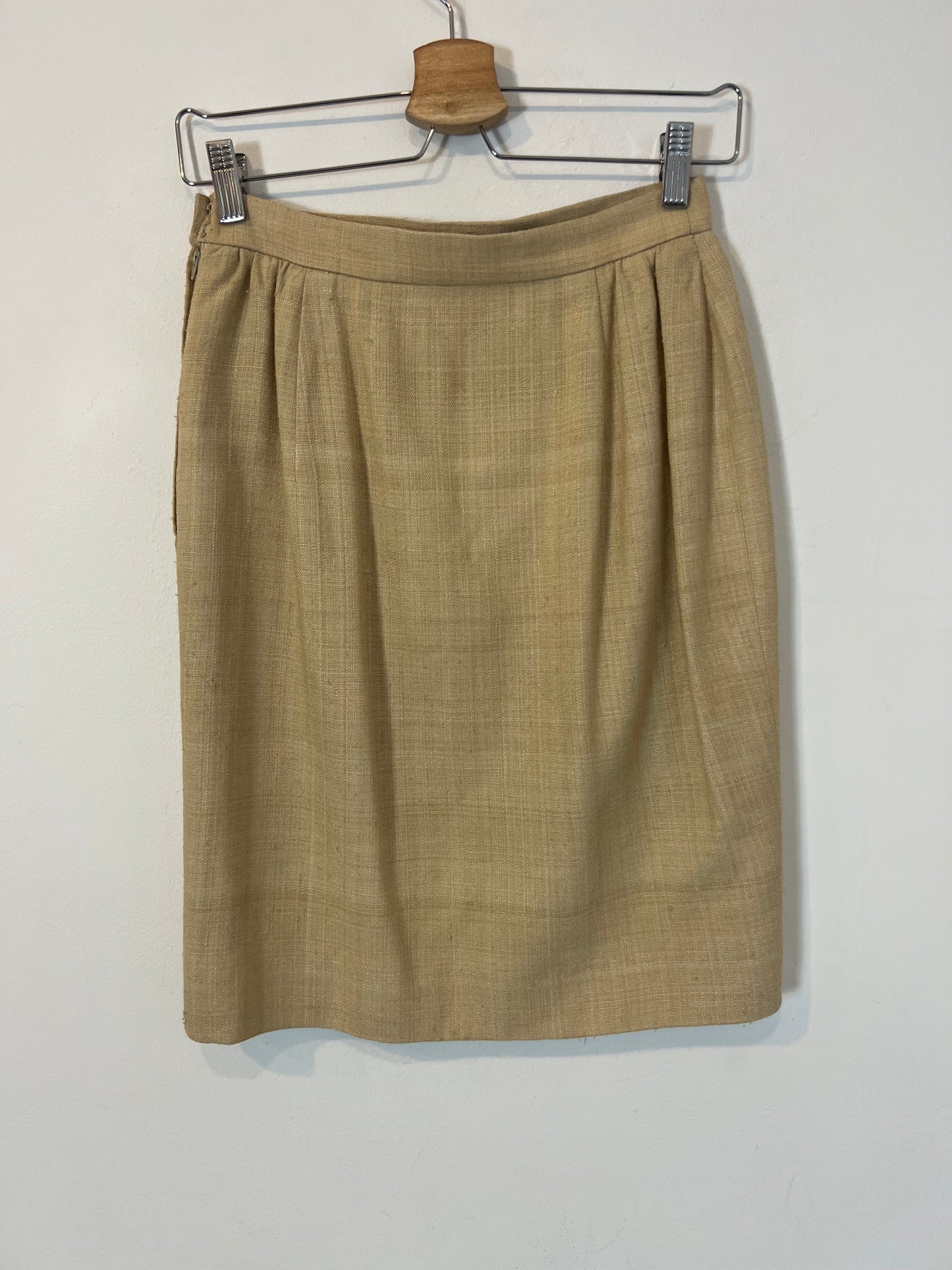 VALENTINO BOUTIQUE. Falda beige textura. T 10 ( XS)