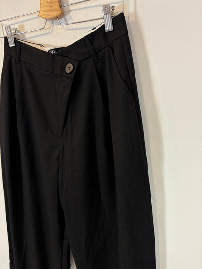 ZARA. Pantalón pinzas negro ancho