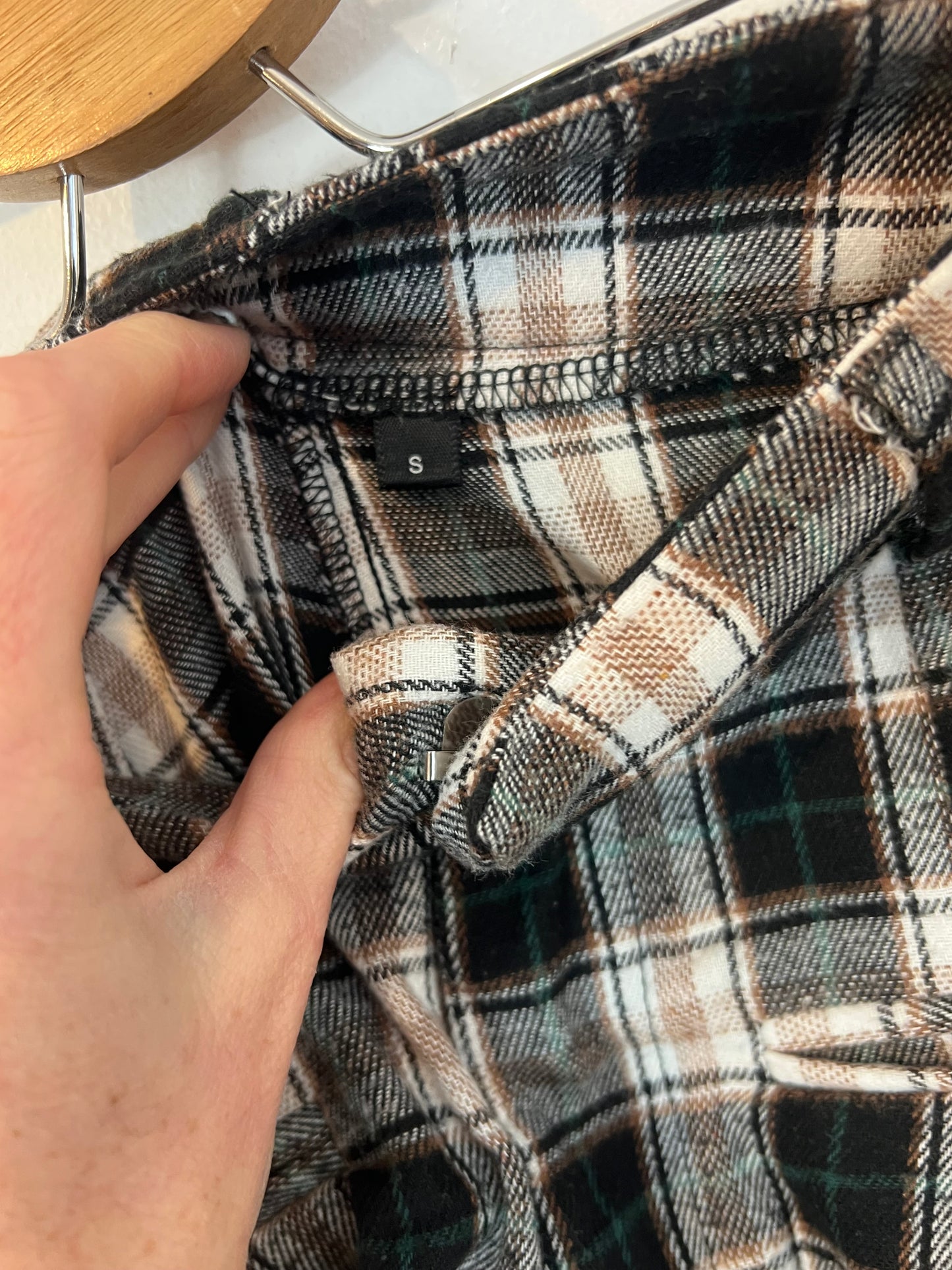 OTRAS. Pantalón cuadros pinzas