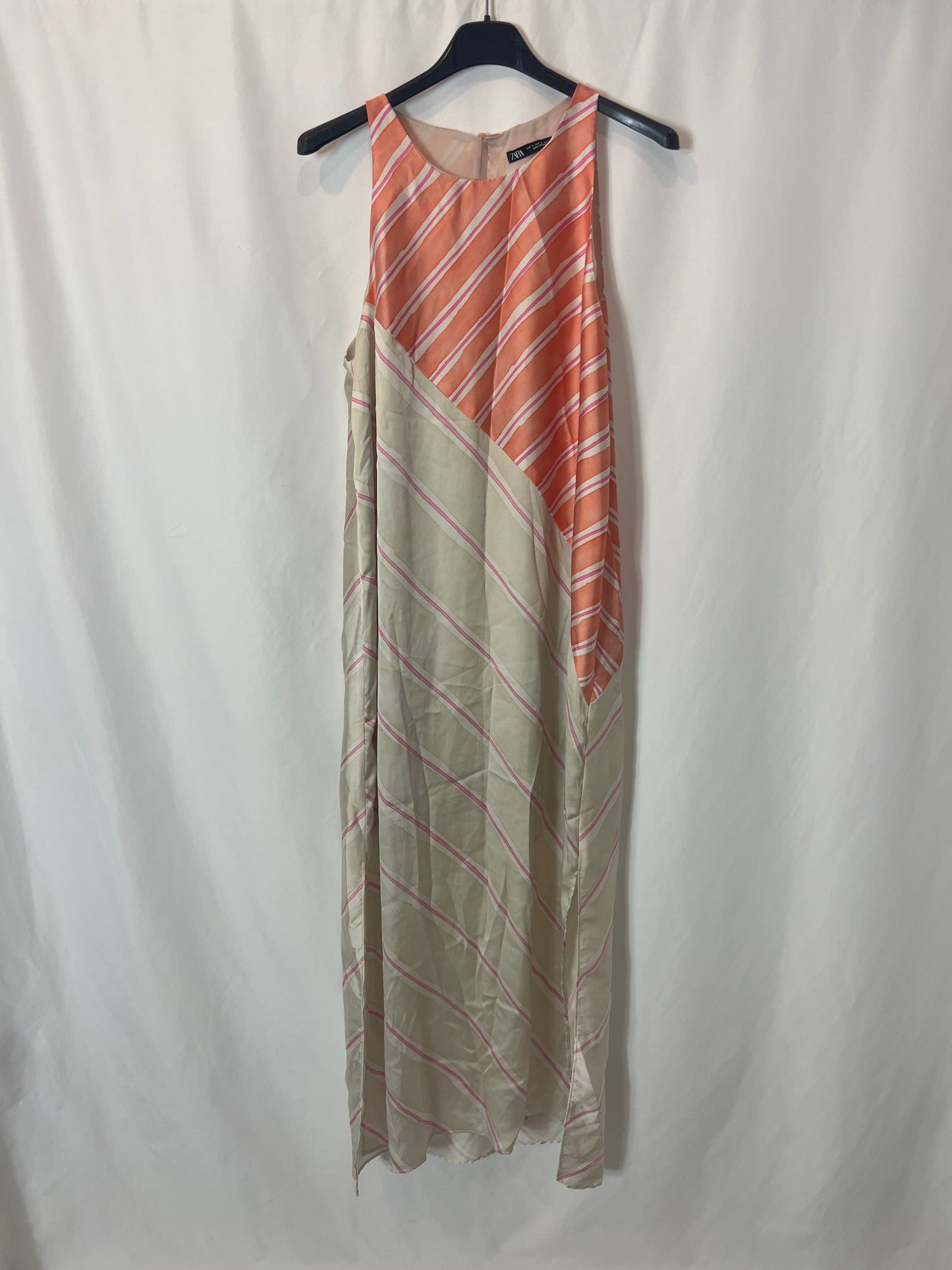 ZARA. Long satin dress with slits. TS