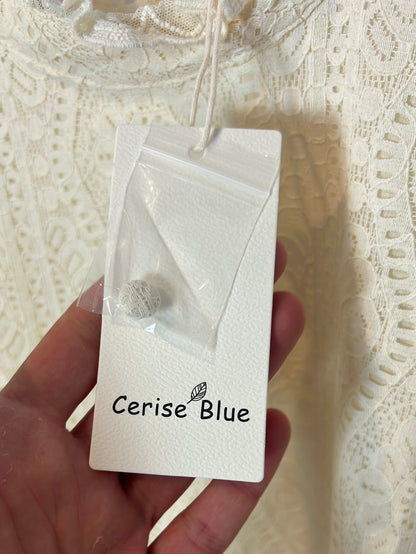 CERISE BLUE. Blusa encaje beige claro. T S