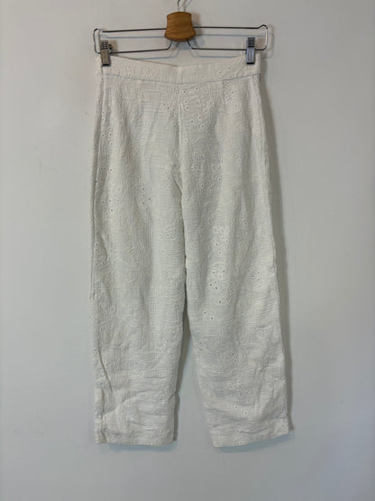 CHIRIBITA. Total look blanco bordado T.s