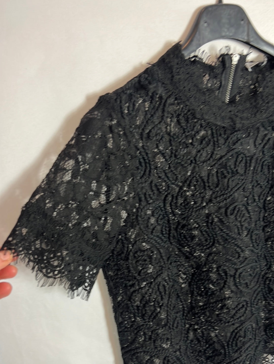 ZARA. Black lace Ts top