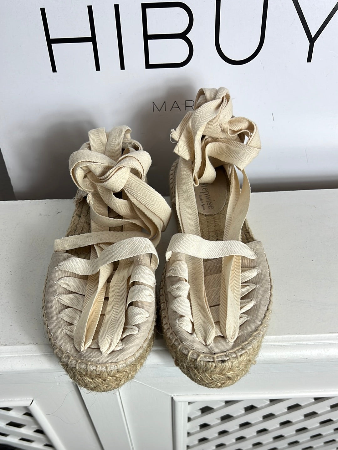 BRYAN STEPWISE . Beige espadrilles with straps S.37