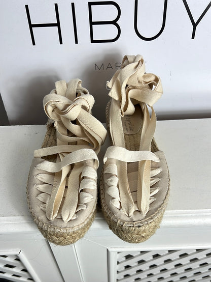 BRYAN STEPWISE . Beige espadrilles with straps S.37
