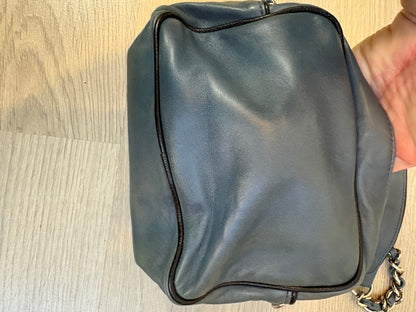 BIMBA Y LOLA. Bolso azul piel galgo