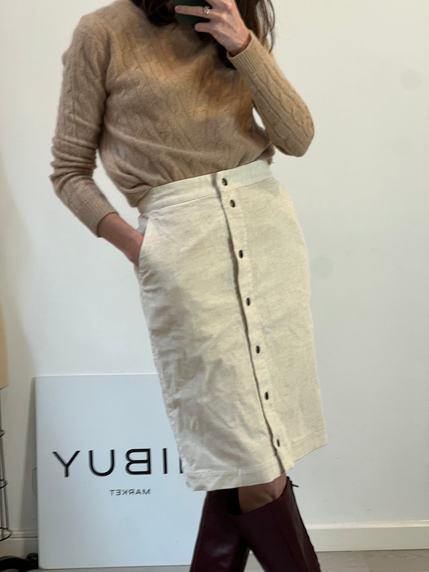 MASSCOB. Falda midi beige jaspeada