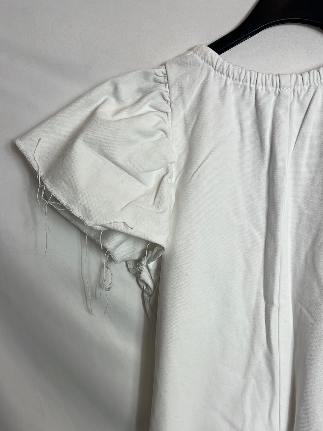 ZARA. Mono denim blanco pata ancha. T M