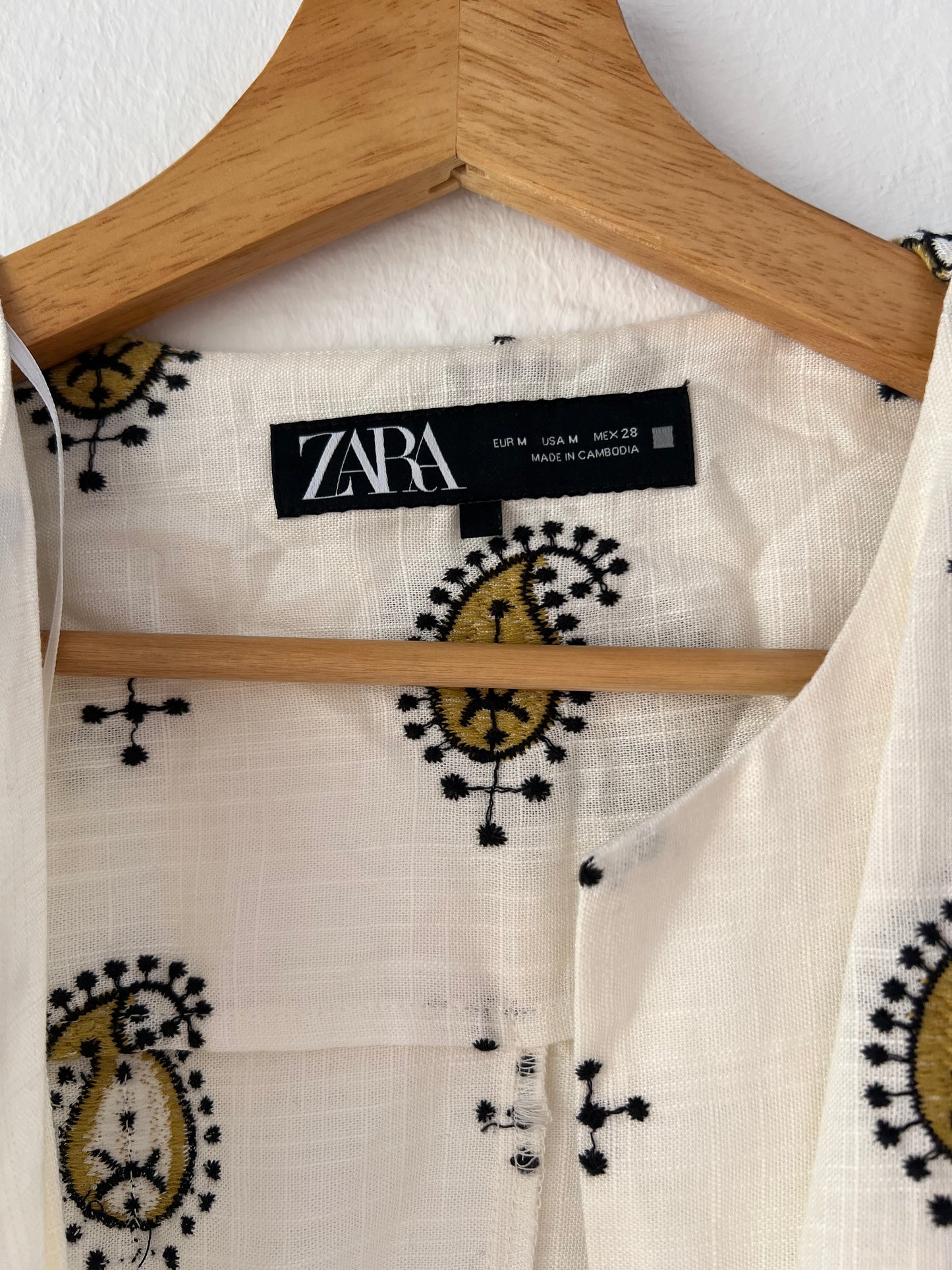 ZARA. White embroidered set TM