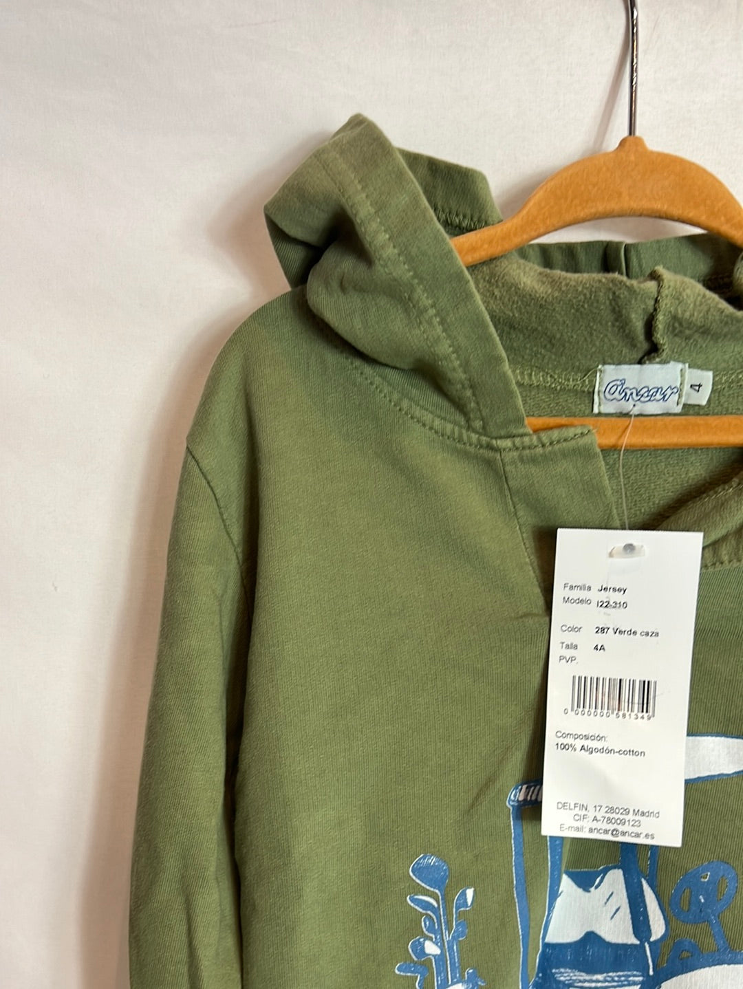 ANCAR. Light golf green sweatshirt