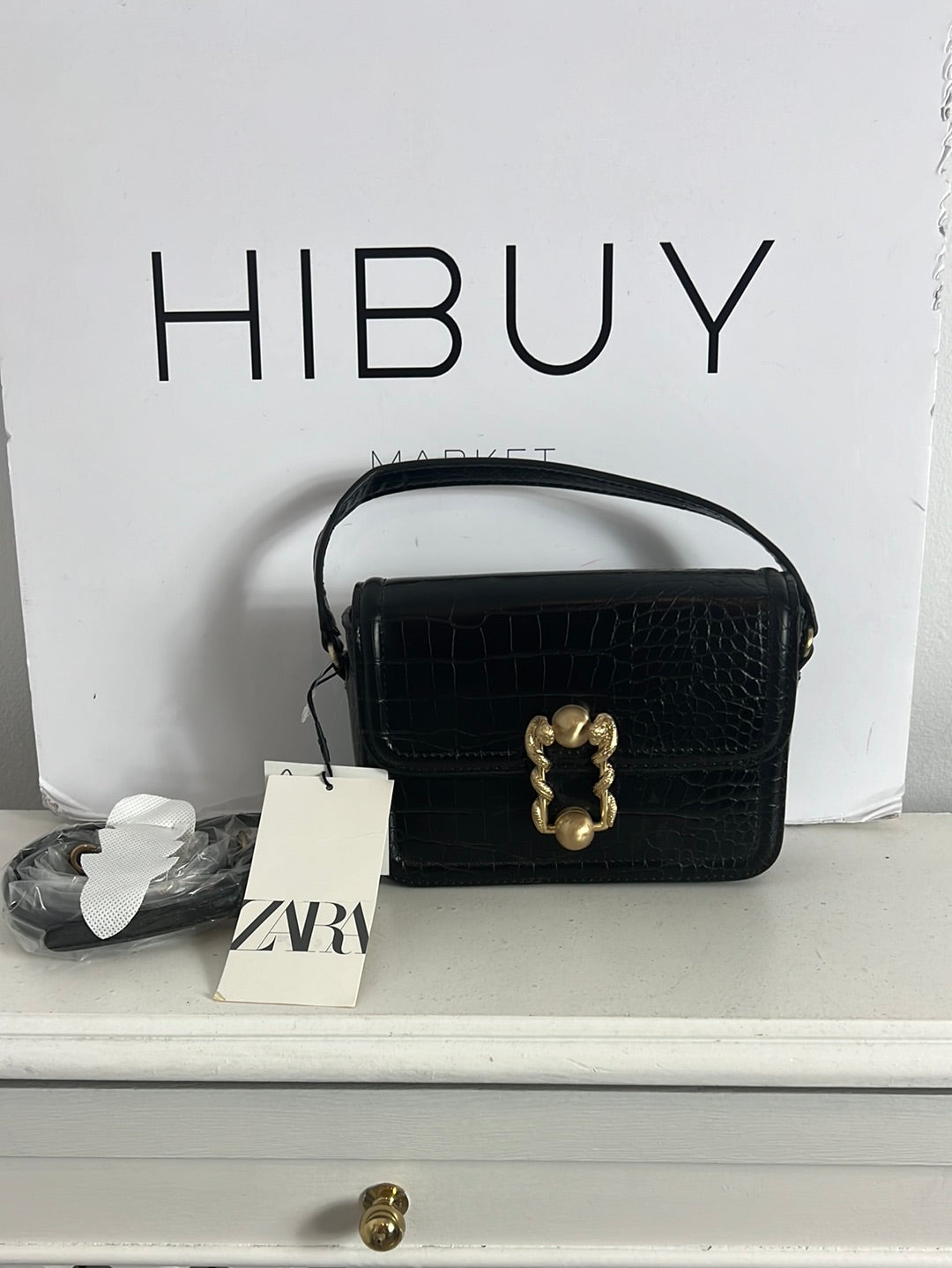 ZARA. Bolso mini cierre dorado