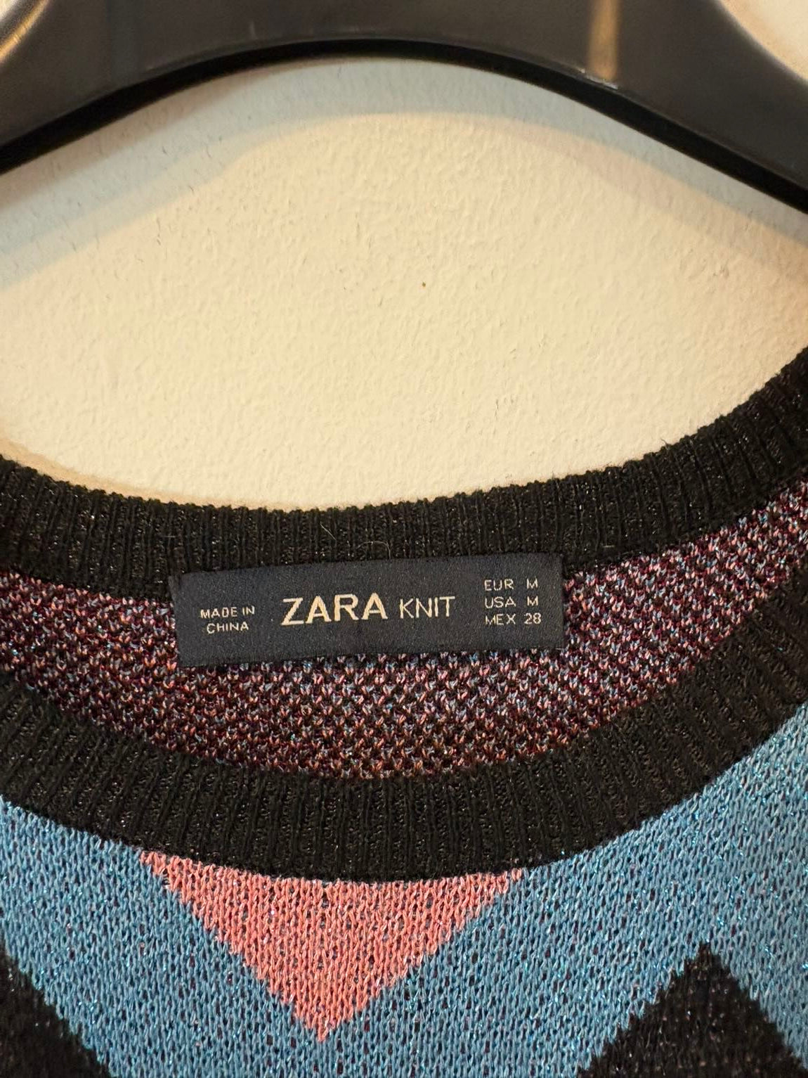 ZARA. Vestido corto zig zag lentejuelas