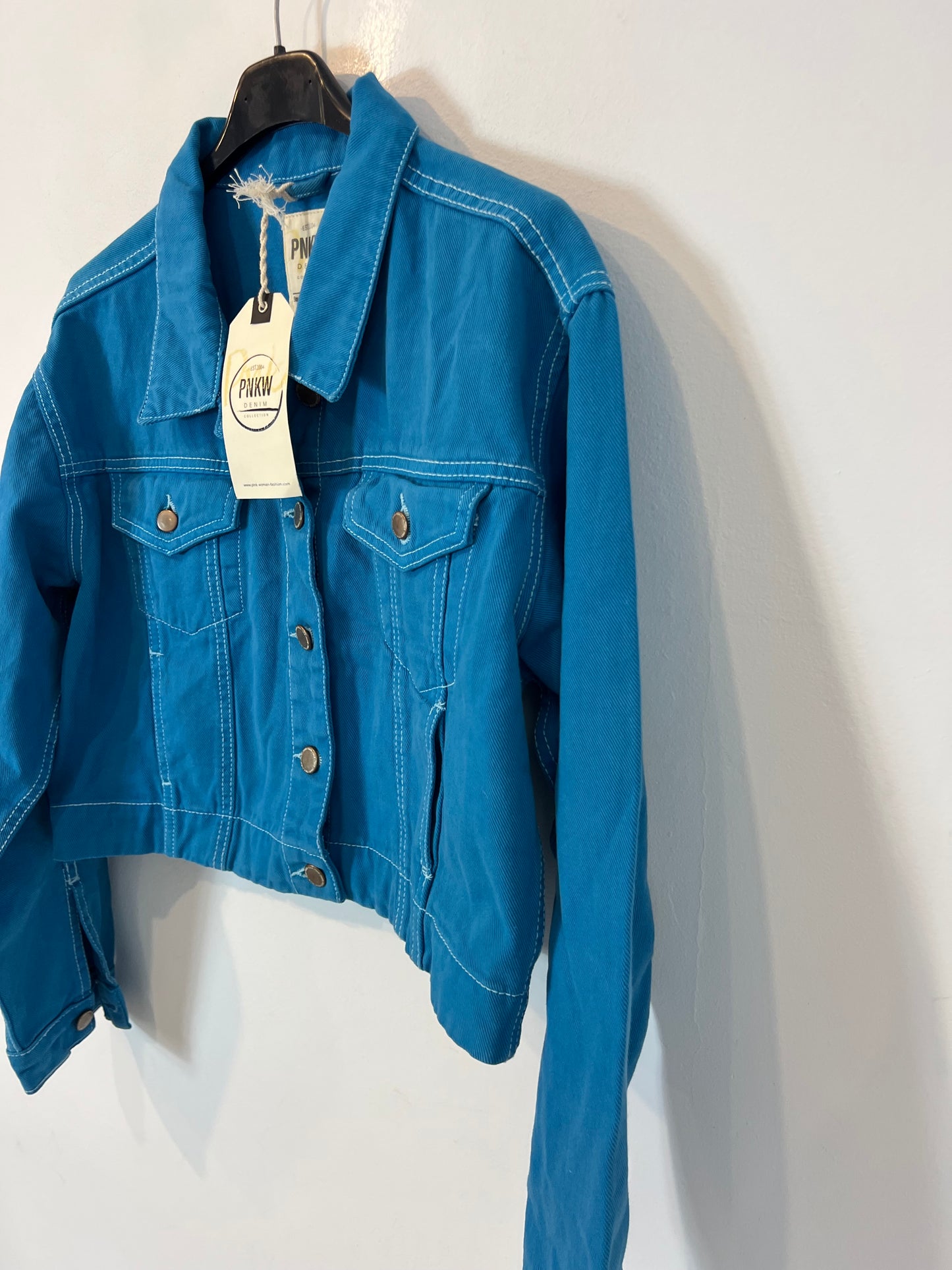 PINK WOMAN. Cazadora denim azul costuras (2 tallas disponibles)