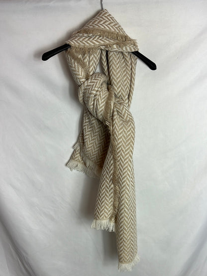 NAF NAF. Beige and gold scarf