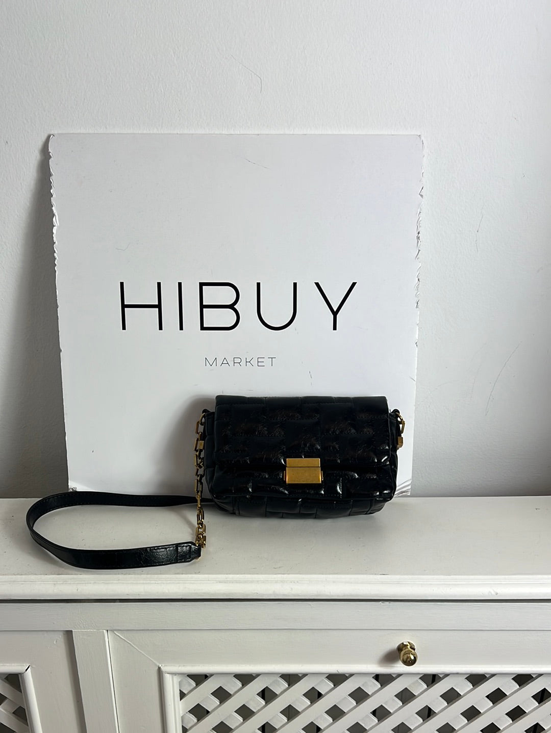 ZARA. Bolso mini negro acolchado