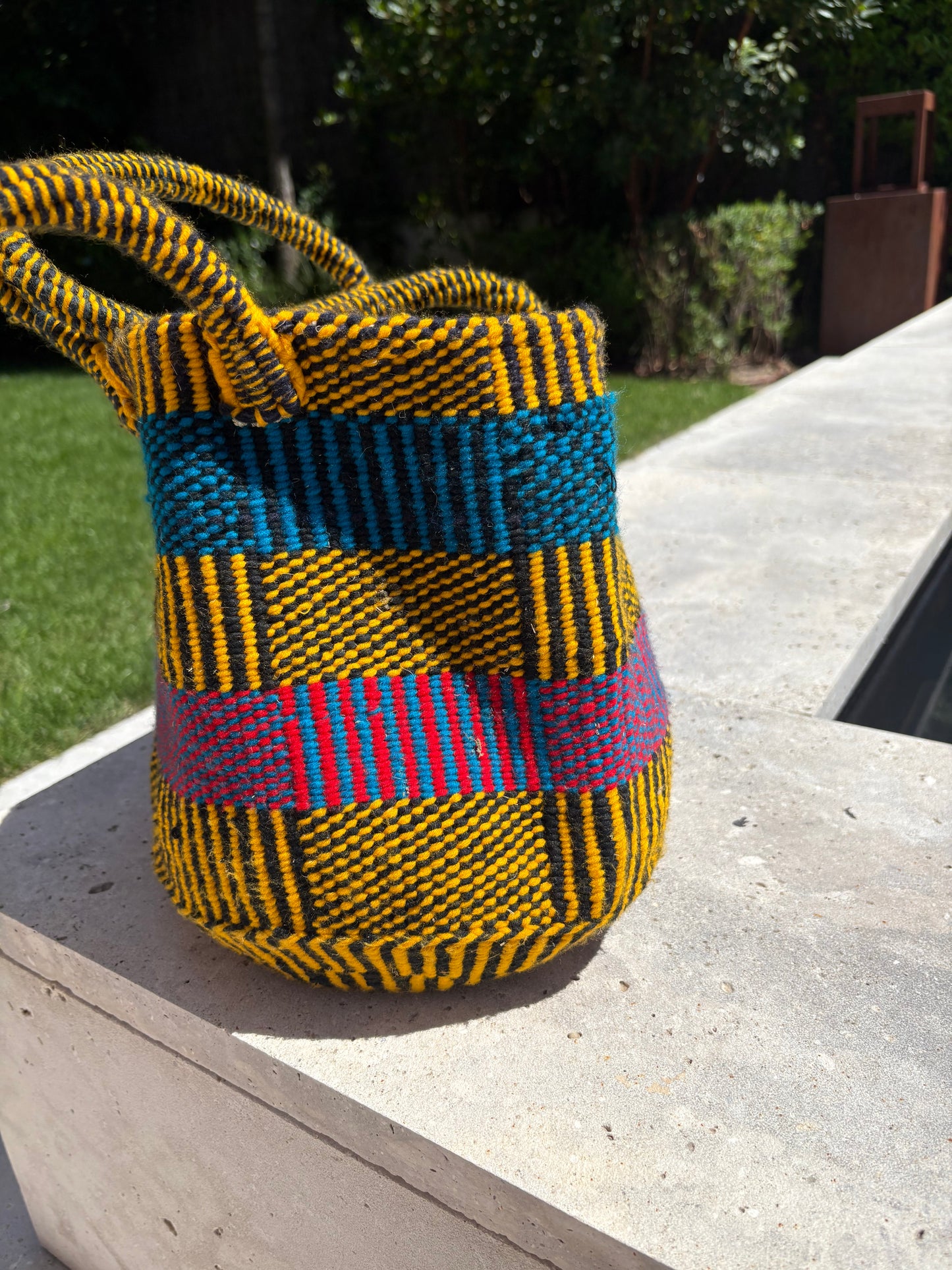 OTRAS. Bolso/cesta hecho a mano