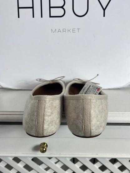 ZARA. Textured beige ballerina flat. Size 41