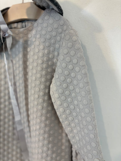 GOCCO. Vestido niña gris claro textura. T 5 años