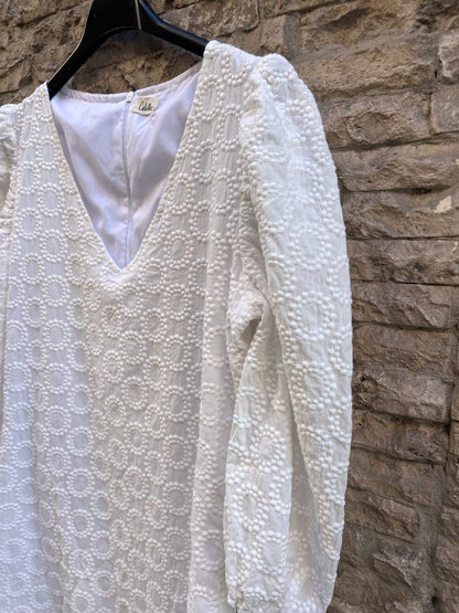 CALATEA. Vestido midi blanco bordados. T M