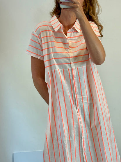 PAN. Vestido largo camisero rayado flúor