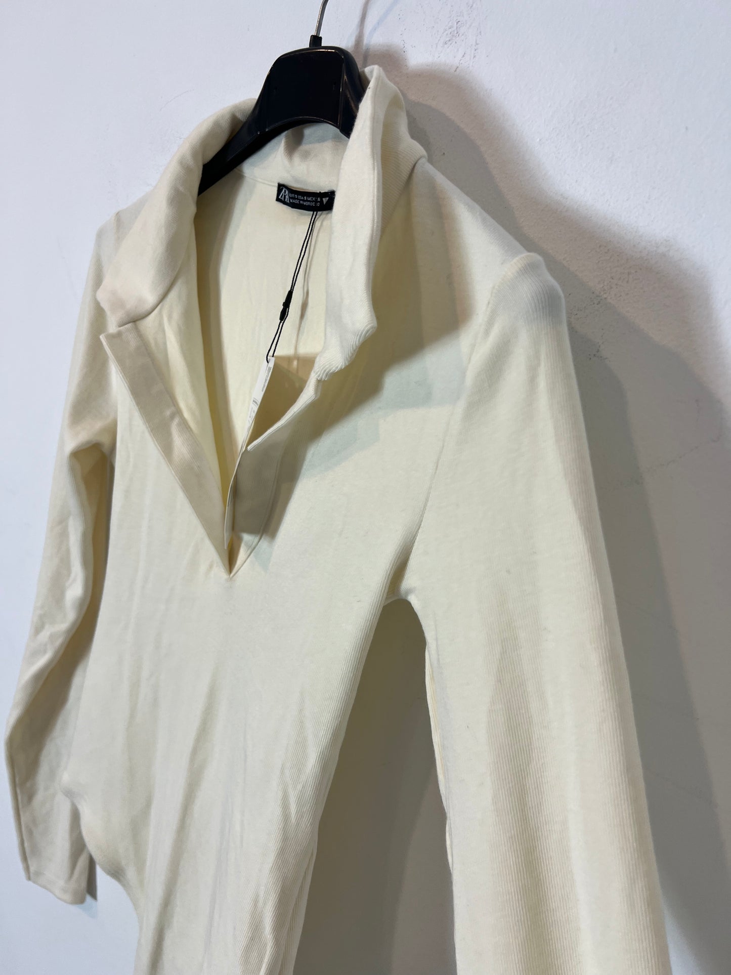ZARA. Body color crudo canalé. T L (s/m)