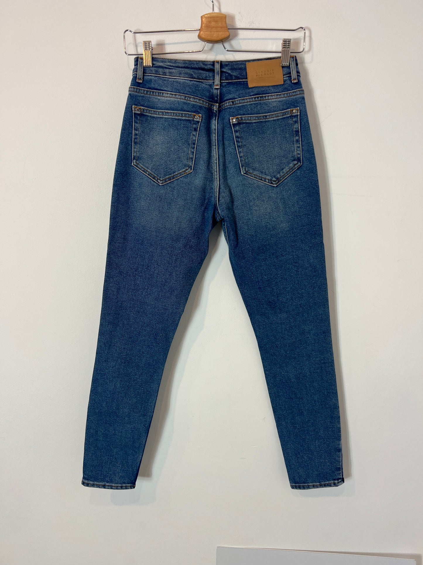 CLAUDIE PIERLOT. Denim pitillo. T 36