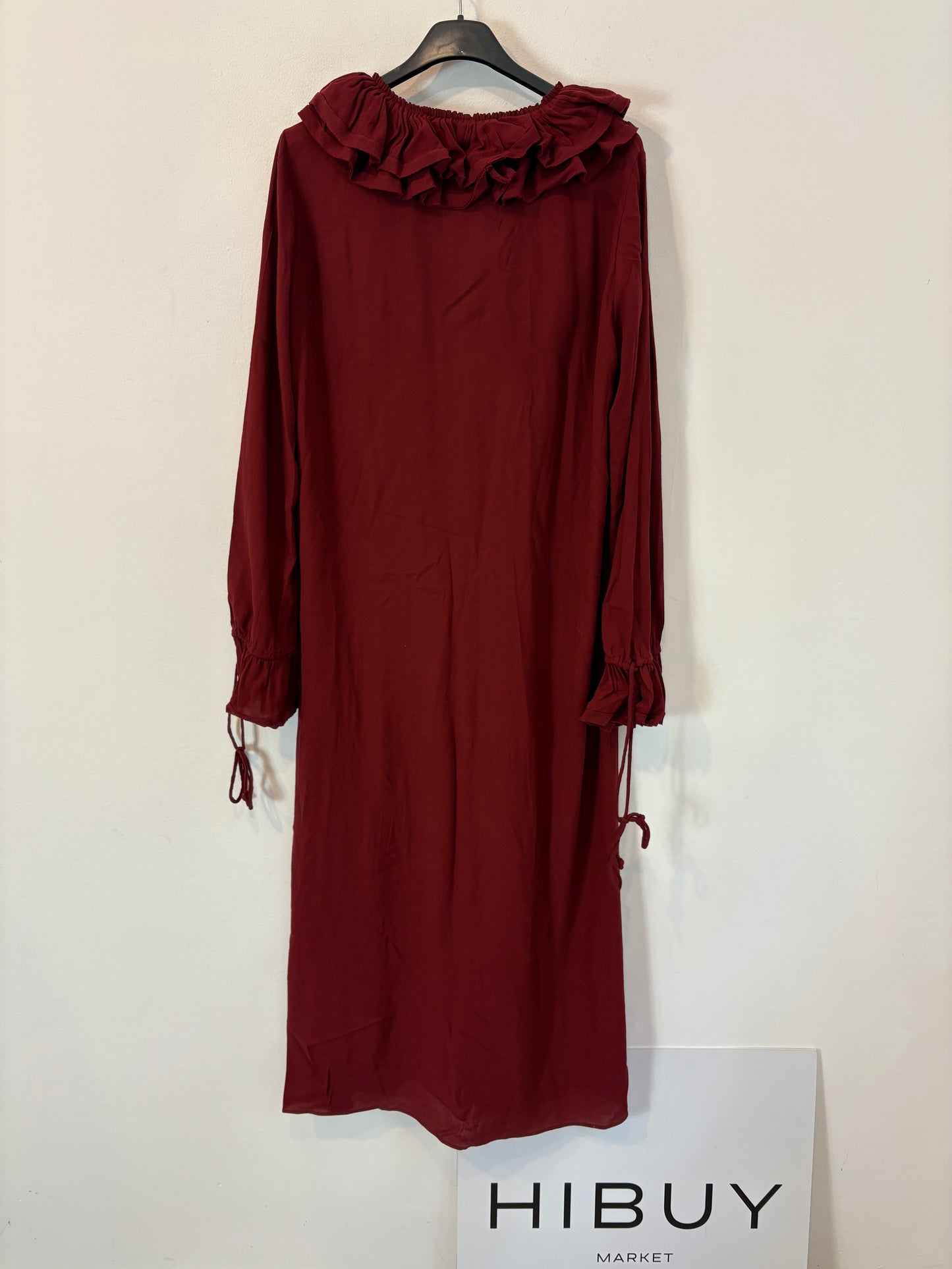 ZARA. Vestido granate volantes. T S