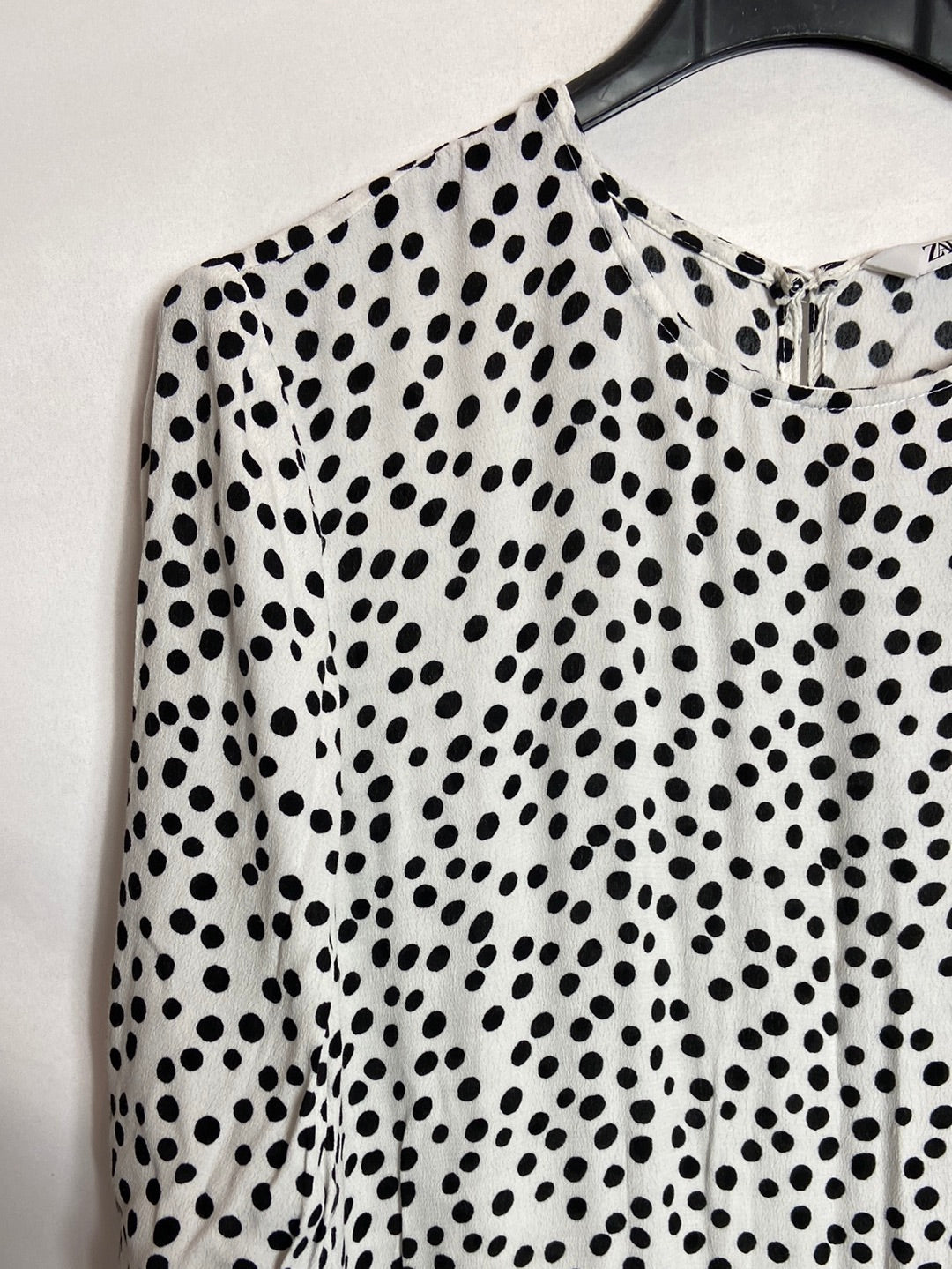ZARA. White polka dot dress, size XS