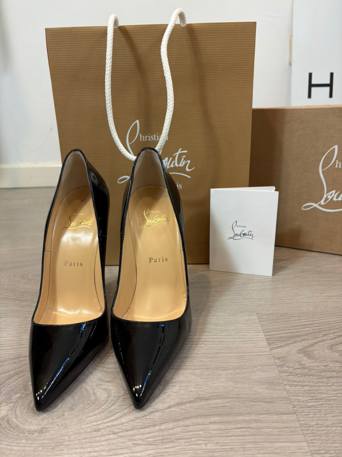 LOUBOUTIN. So Kate 120 tacones charol negros. T 38