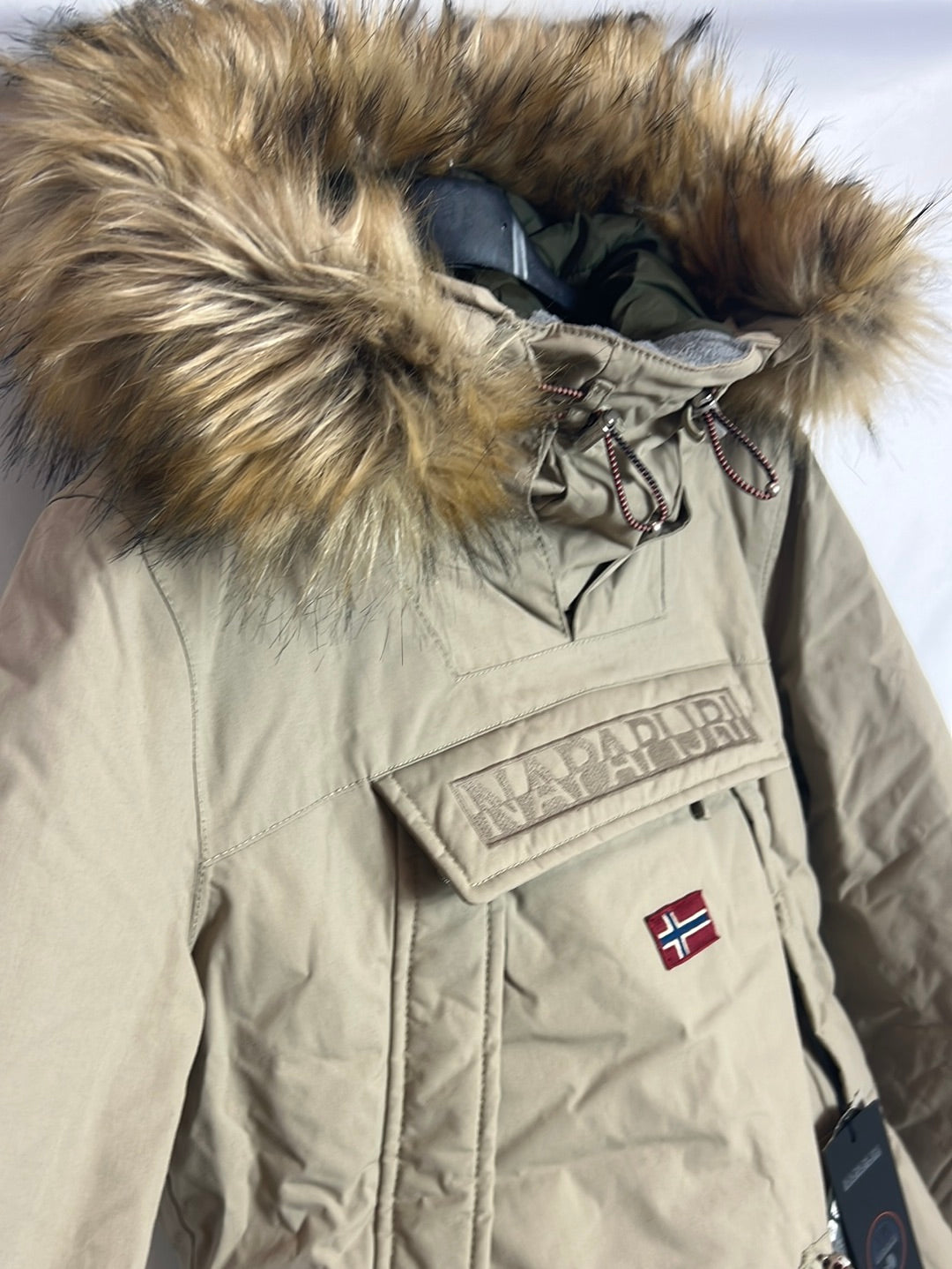 NAPAPIJRI. Abrigo beige bolsillo delantero. T L