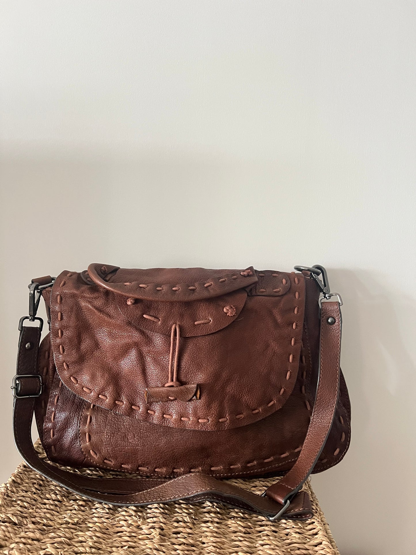 ZARA. Bolso bandolera piel marrón