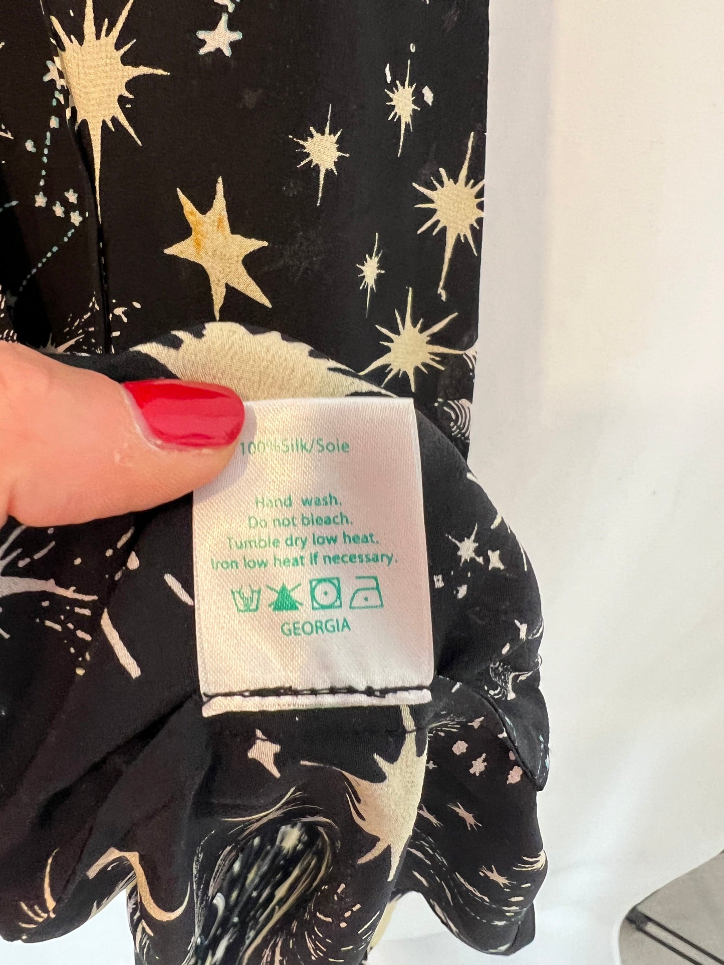 RIXO LONDON. Falda midi seda negra estampada T.s