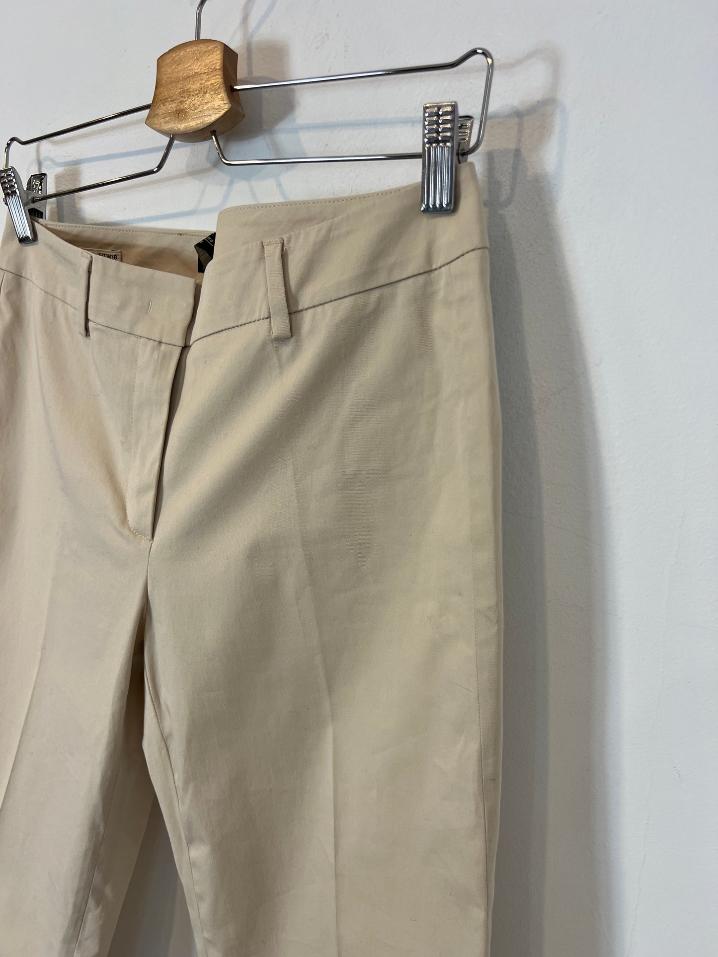 MAxMARA. Pantalón beige pinza. T 36
