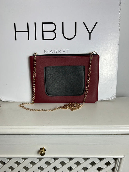 OTHERS. Two-tone flat bag with gold chain