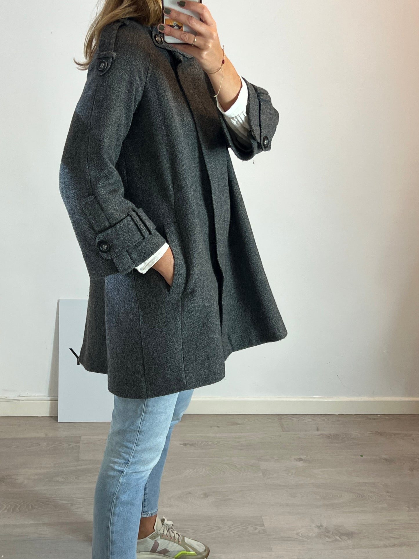 MASSIMO DUTTI. Abrigo jaspeado gris T.38