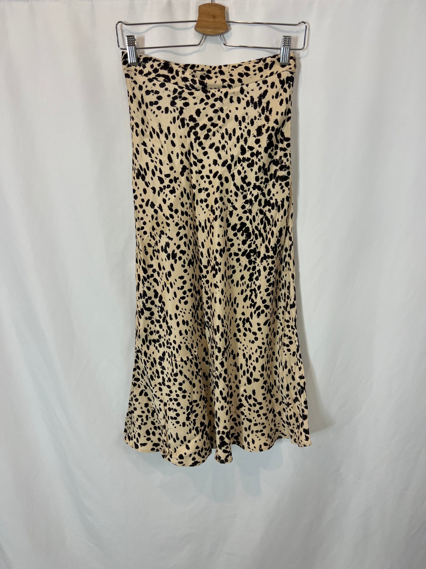 MASSIMO DUTTI. Satin animal print midi skirt. T 36