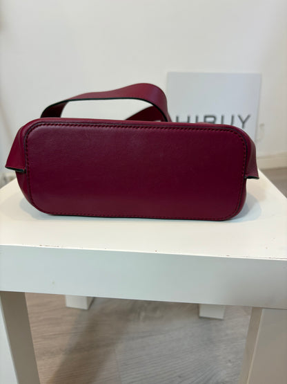 SANDRA FRECKLED. Bolso burdeos bandolera piel