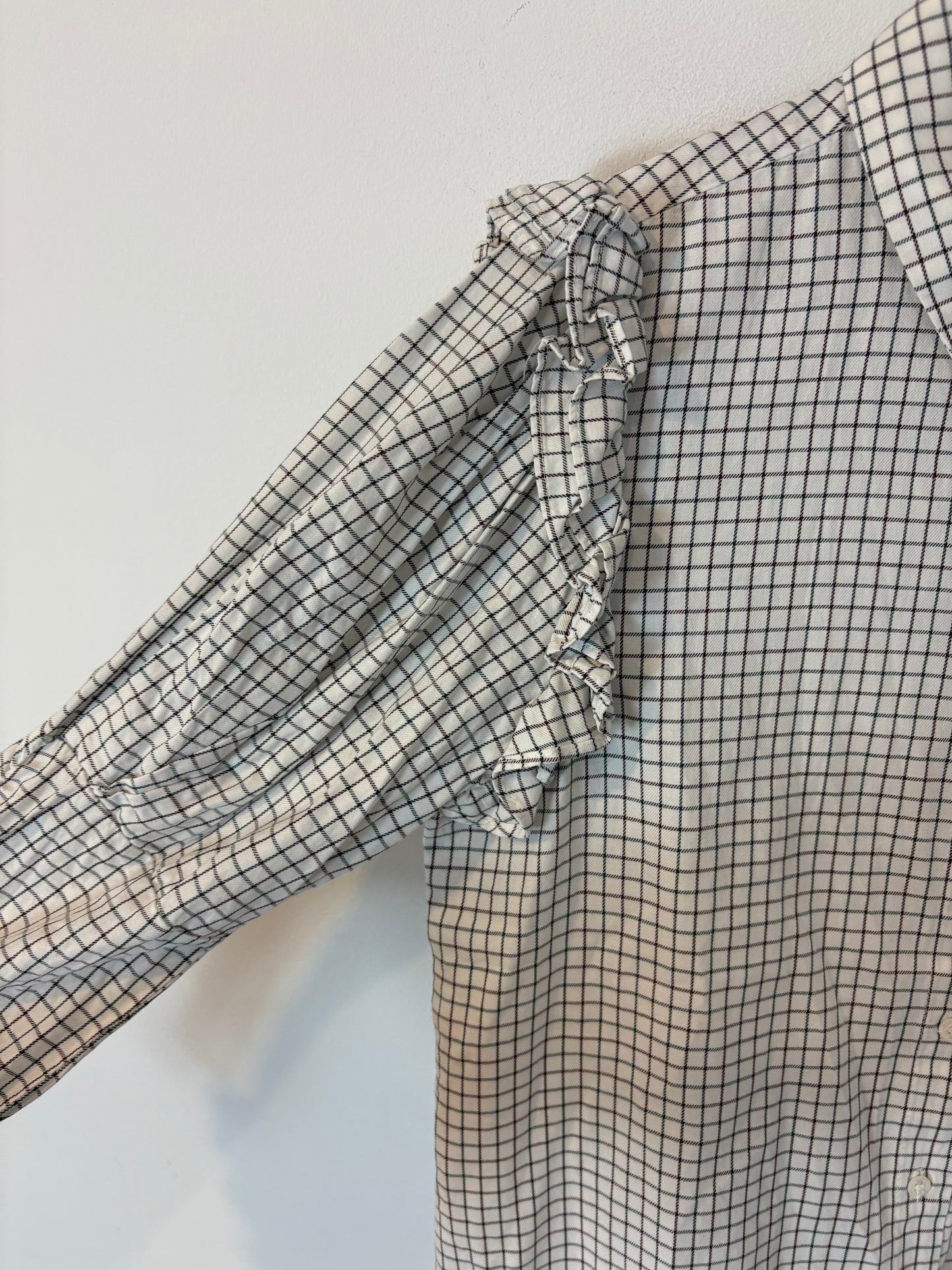 SCALPERS. Camisa cuadros volante hombros