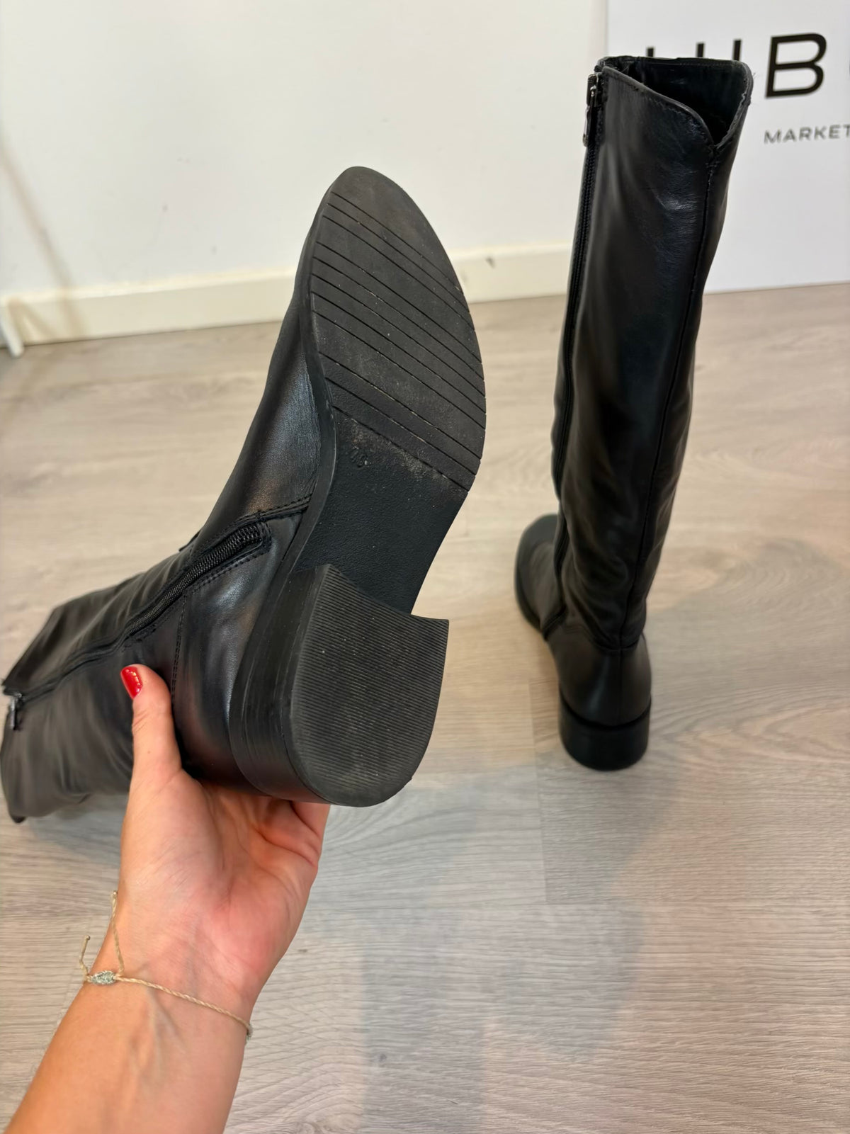 FRANCESCO BRUNELLI. Botas alas en negro. T 40