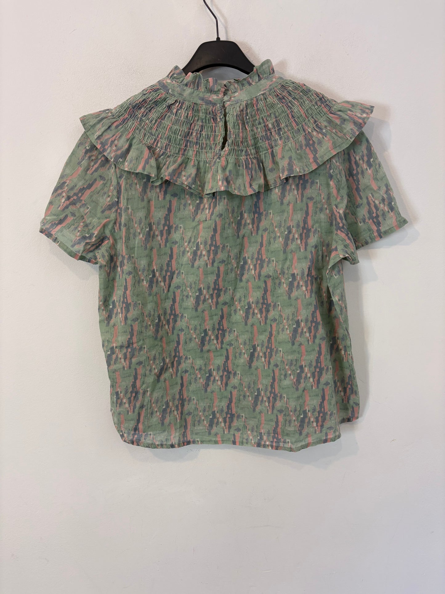 OTRAS. Blusa estampada tonos pastel