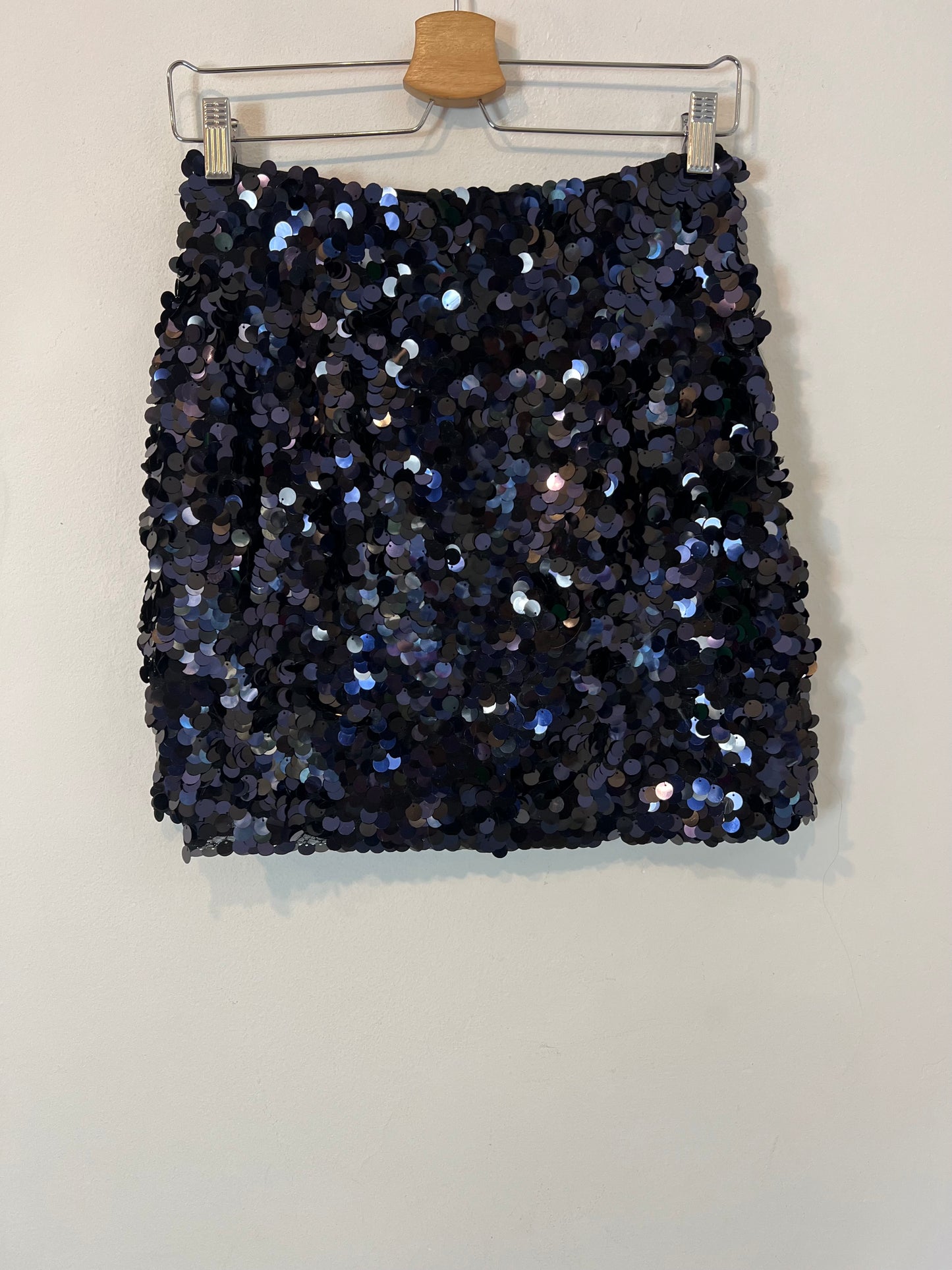 H&amp;M. Ts sequin short skirt