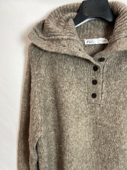 ZARA. Jersey marrón botones cuello T.s