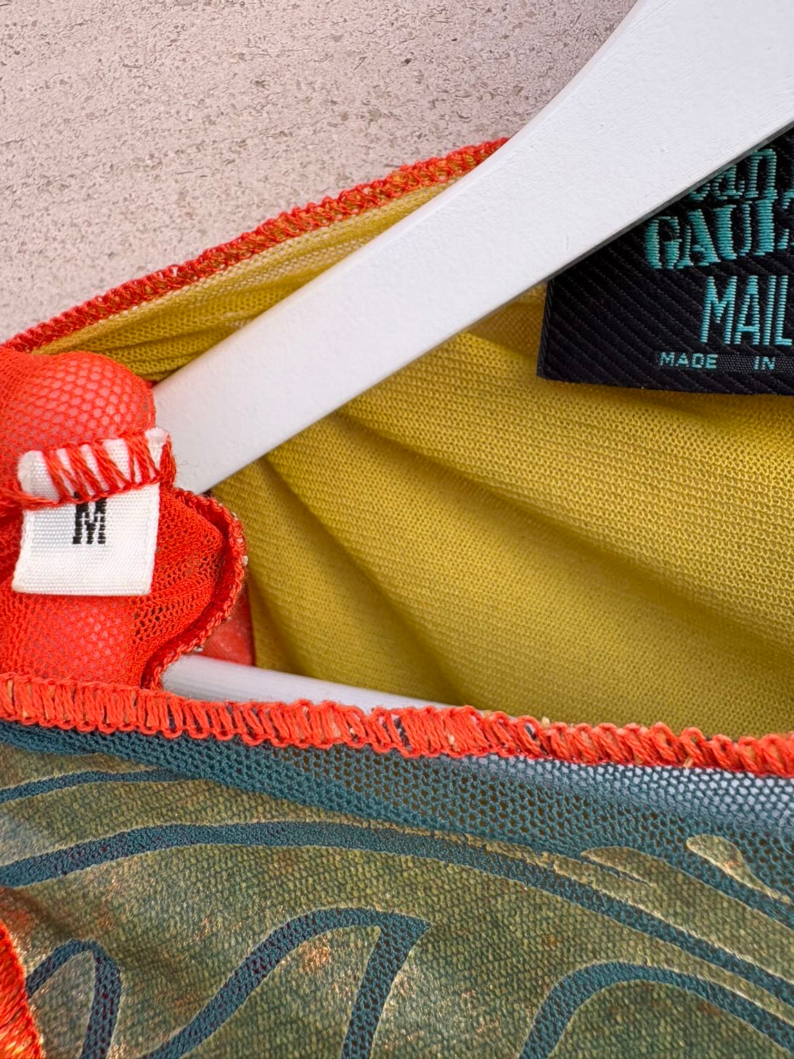 JEAN PAUL GAULTIER. Top malla estampado vintage